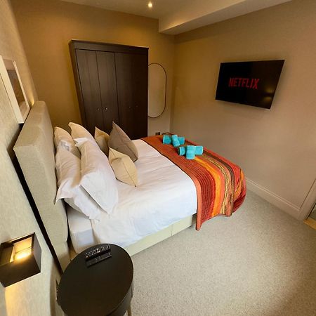 Romeo'S Arch High End Luxury In Centre Of Stratford With Parking Apartman Kültér fotó