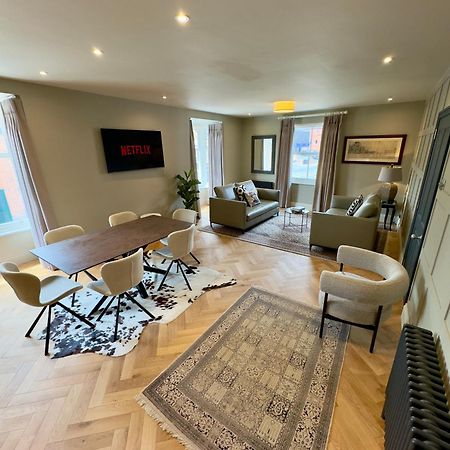 Romeo'S Arch High End Luxury In Centre Of Stratford With Parking Apartman Kültér fotó
