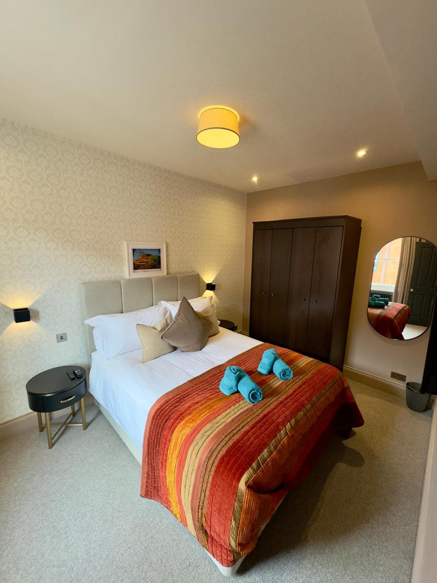 Romeo'S Arch High End Luxury In Centre Of Stratford With Parking Apartman Kültér fotó