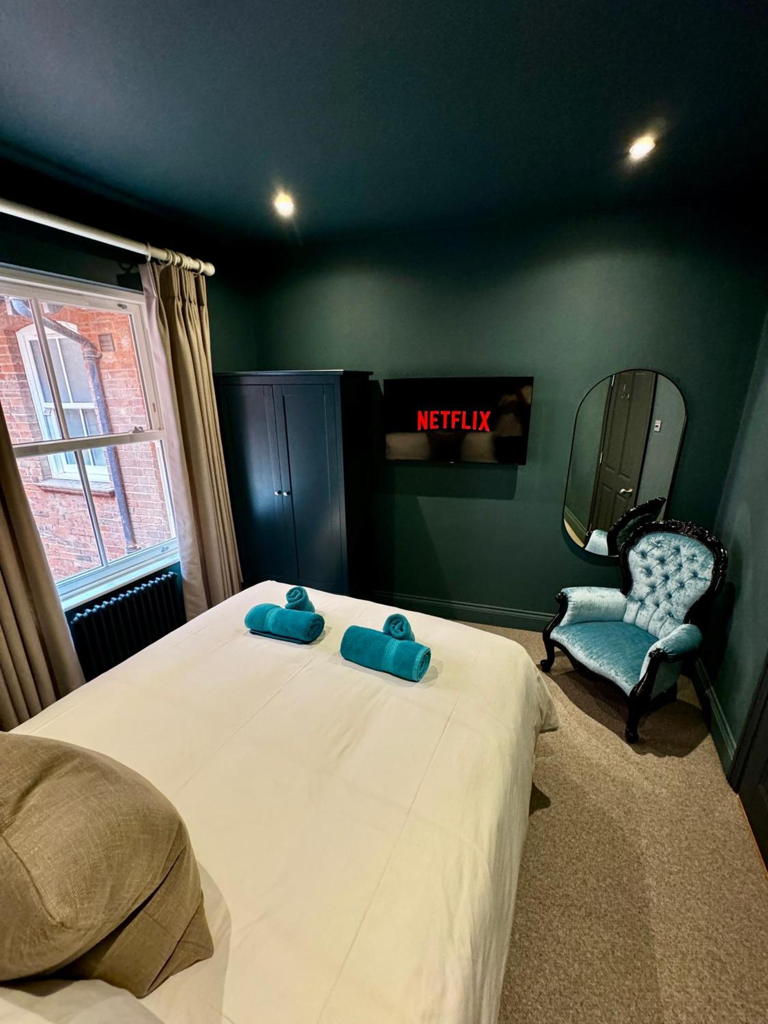 Romeo'S Arch High End Luxury In Centre Of Stratford With Parking Apartman Kültér fotó