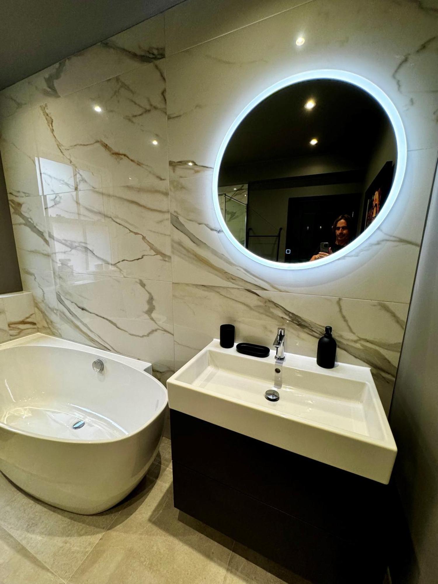 Romeo'S Arch High End Luxury In Centre Of Stratford With Parking Apartman Kültér fotó