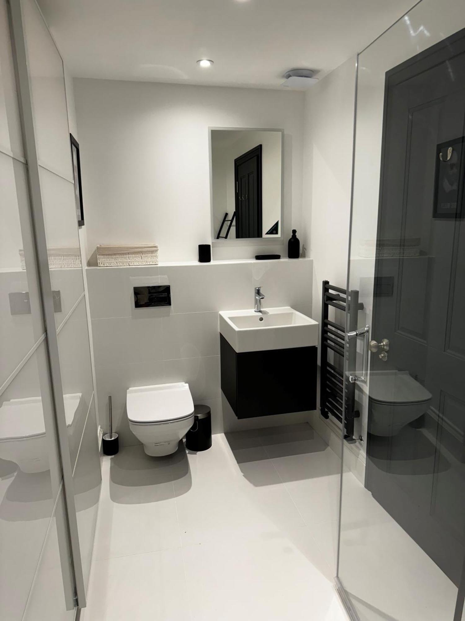 Romeo'S Arch High End Luxury In Centre Of Stratford With Parking Apartman Kültér fotó