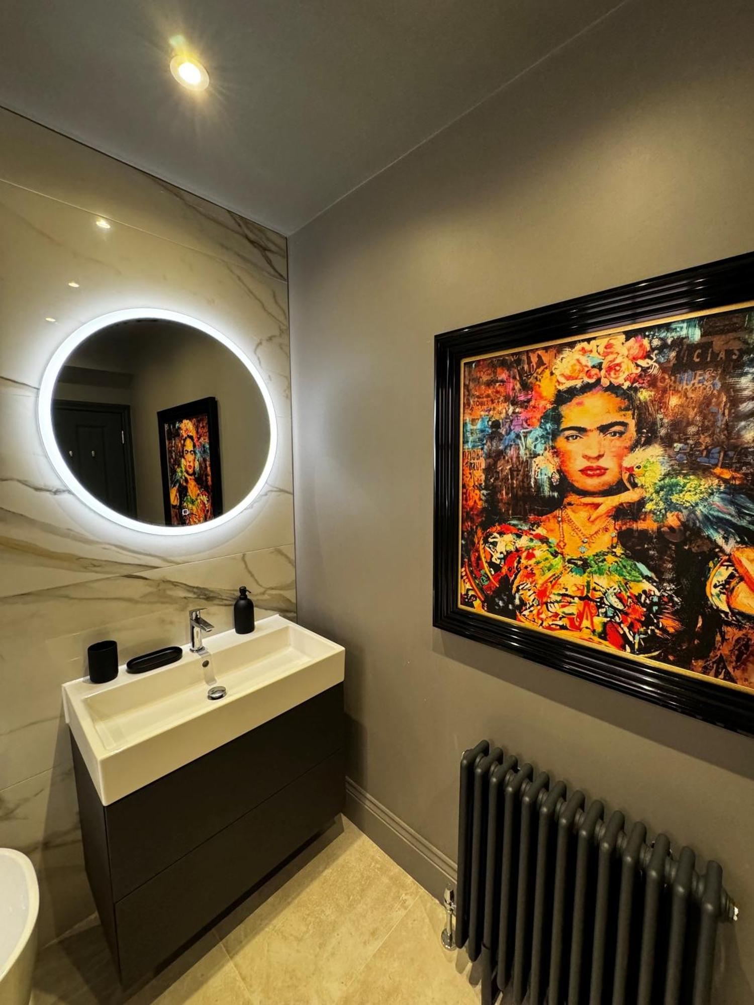 Romeo'S Arch High End Luxury In Centre Of Stratford With Parking Apartman Kültér fotó