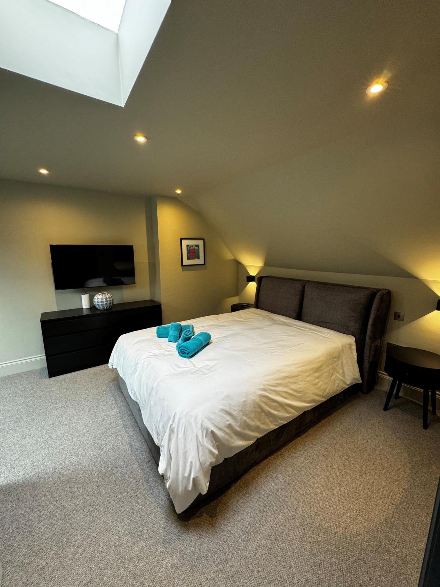 Romeo'S Arch High End Luxury In Centre Of Stratford With Parking Apartman Kültér fotó