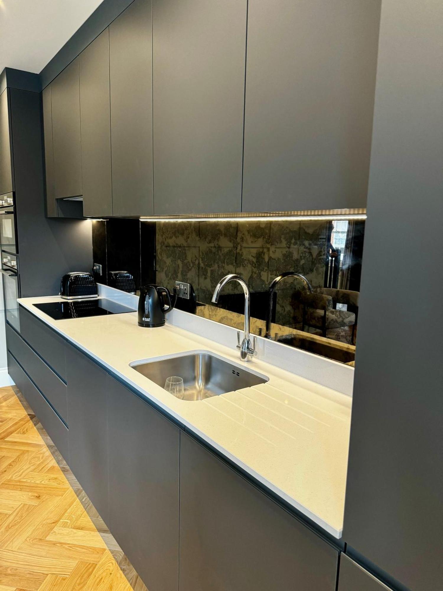 Romeo'S Arch High End Luxury In Centre Of Stratford With Parking Apartman Kültér fotó
