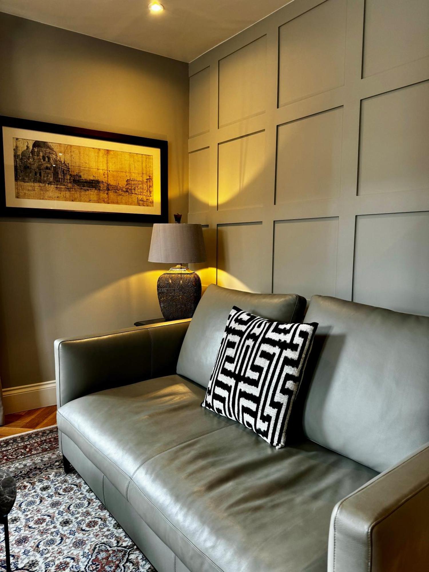 Romeo'S Arch High End Luxury In Centre Of Stratford With Parking Apartman Kültér fotó